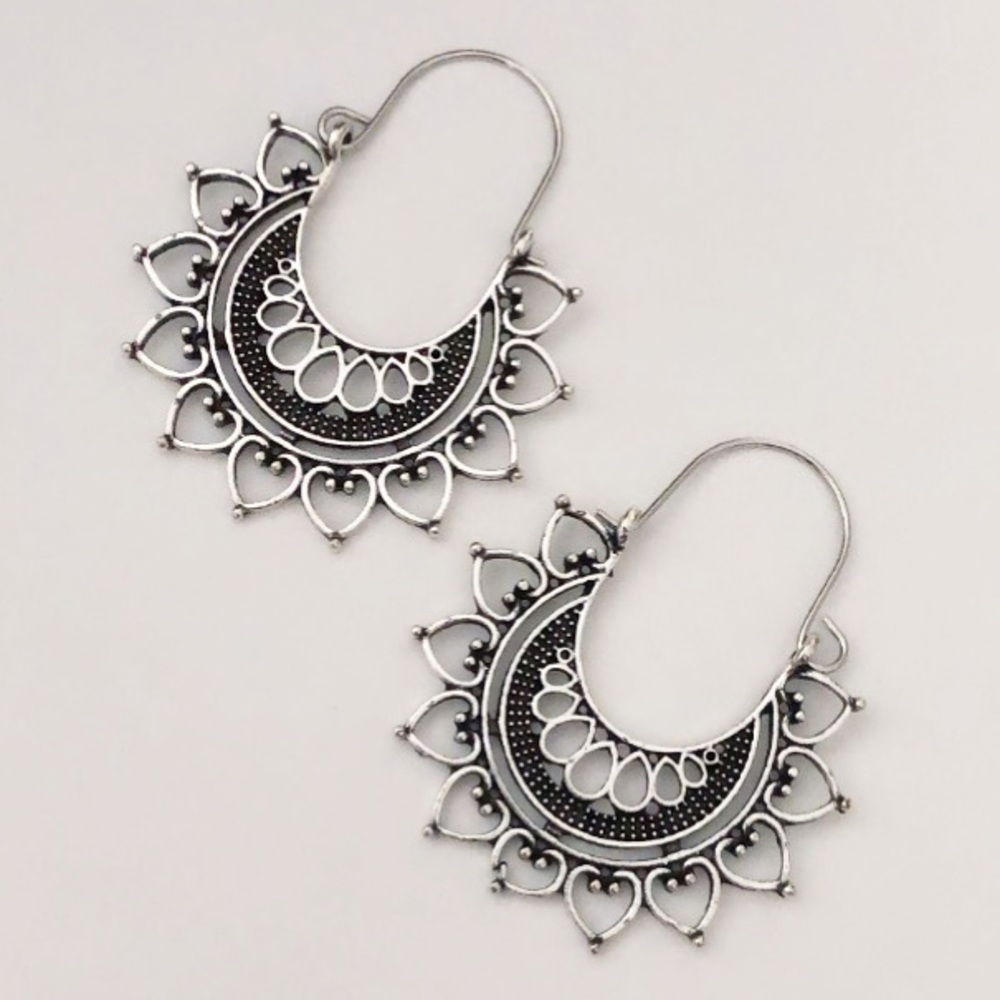 Etched Drop Hoop Hollow trendy Boho earrings - Picture 1 of 12